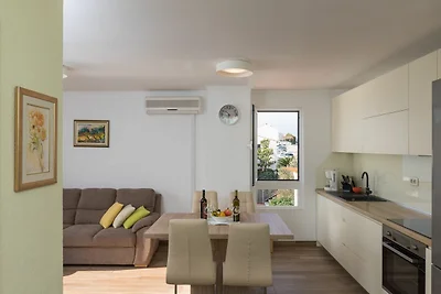Apartment Gigi - Two Bedroom Apartment with T...