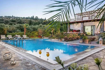 Haus mit Garten und Pool für alle