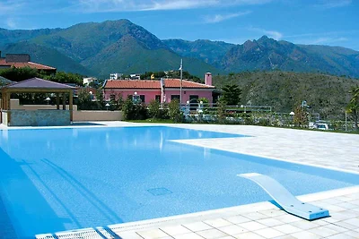 Appartamento a Cogoleto con piscina