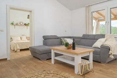 Ferienhaus in Vodice mit Schwimmbecken