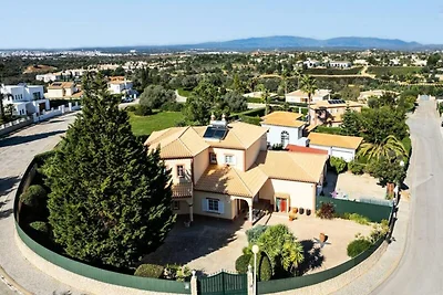 Villa in Carvoeiro mit Pool und Grill