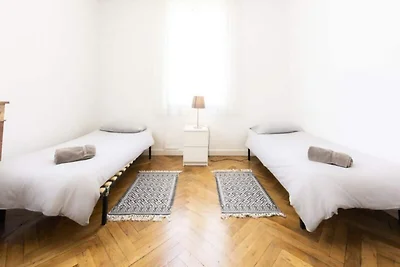 Modernes Apartment in der Rue Antibes...