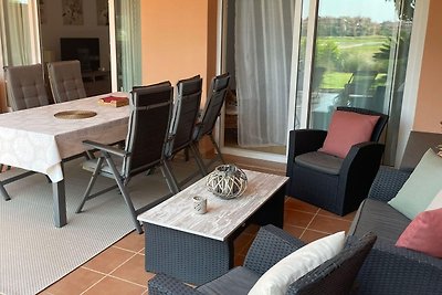 Modernes Apartment im Golfresort mit Pool