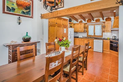 Villa mallorquina contemporánea para 6...