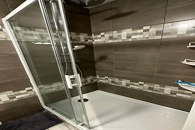 Renovierte 2-Zimmer-Wohnung in der Auvergne