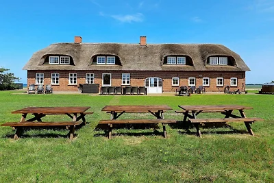 Spacieuse maison d'été avec sauna