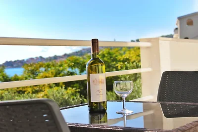 Villa Maslina-Olive two bedroom apartment wit...