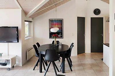8 Personen Ferienhaus in Væggerløse