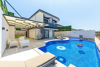 Villa a Kalkan con piscina