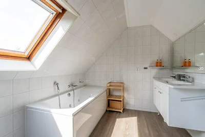 Charmante Villa in der Nähe von Meer und Wald