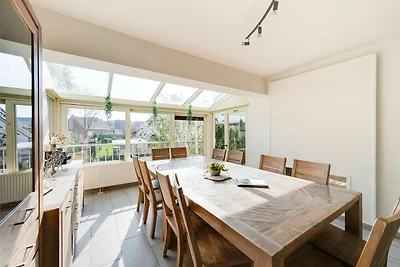 Villa mit Whirlpool & Sauna 500 m vom Meer