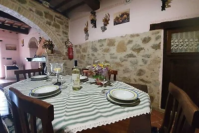 Attraente casa vacanze con piscina in comune