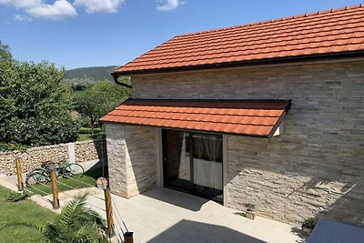 Casa di campagna con piscina vicino a Imotski