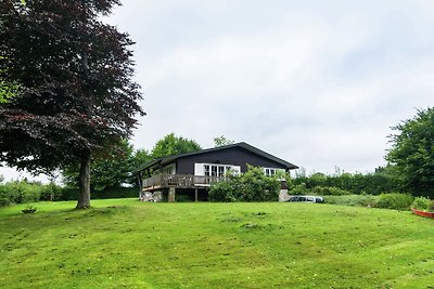 Vrijstaand chalet met uitzicht op meer van Bü...