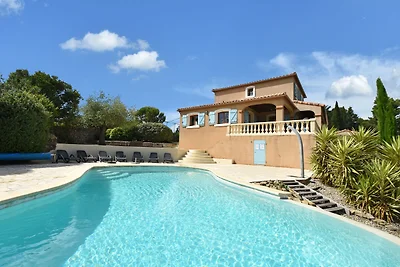 Graziosa villa con piscina a...