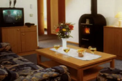 Maison de vacances avec loggia dans la forêt ...