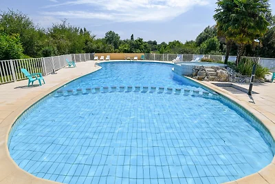 Ferienhaus mit Pool in Saint-Savinien
