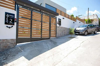 Private Villa mit Pool und Terrasse