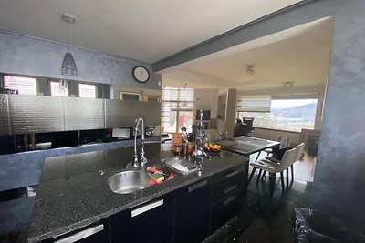 Five Bedroom Villa with Terrace and Garden