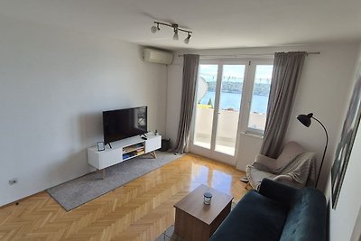 Apartment Mia - Two-Bedroom Apartment with Ba...