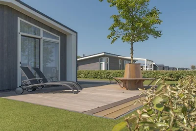 Schönes Chalet mit Büro in Zeeland