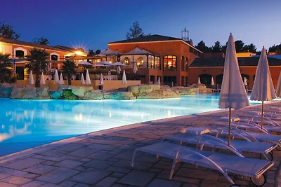 Villa mit Whirlpool, Golfplatz bei 1 km
