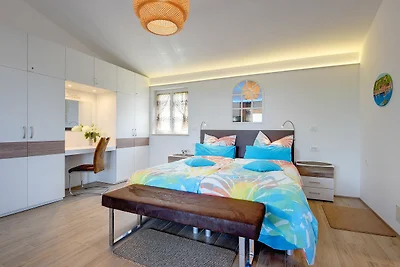 Villa in Novigrad mit Pool am Strand