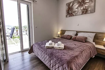 Apartments Victoria - One Bedroom Apartment w...