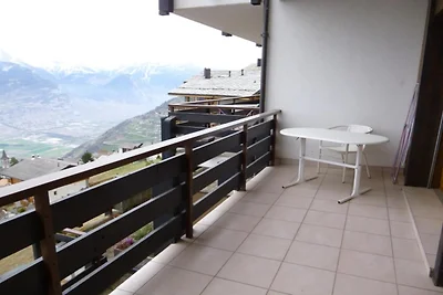 Grazioso appartamento con vista collina