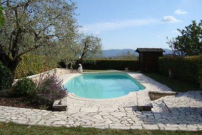 Moderna casa vacanze a Pistoia con piscina...