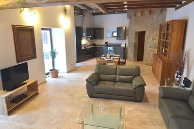 Moderna casa vacanze a Senzeille con giardino