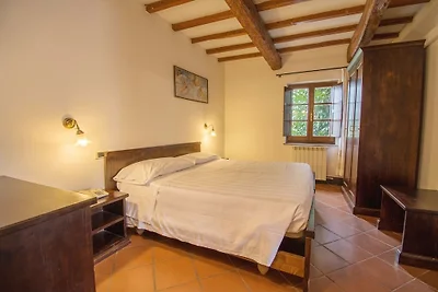 Altbauwohnung in Magione mit Pool