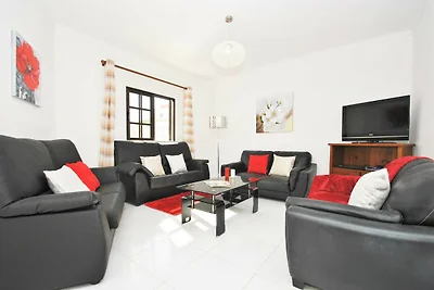 Holiday Home in Gale with Pool near Beaches