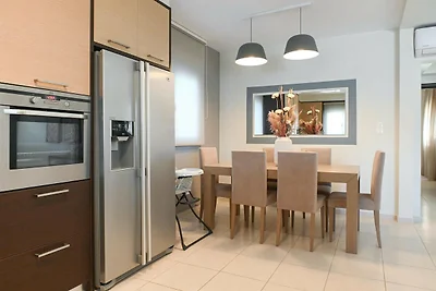 Private Poolvilla mit Meerblick für 6...