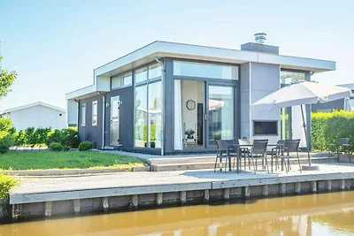 Drenthe Family Getaway w/ Garden