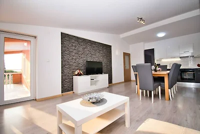 Ferienhaus mit Pool in Visocane