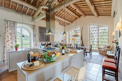 Weingut-Villa in den Hügeln von Lucca