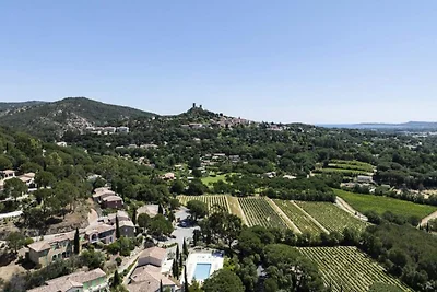 Residenzgarten und Stadt Les Bastides