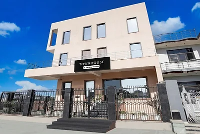 Gemütliche Aufenthalte im Taj Nagri Basai von...