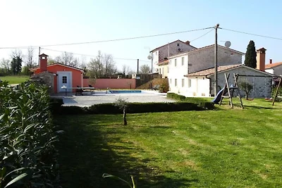 Ferienhaus in Visnjan mit Schwimmbecken