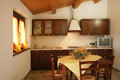 Zeitlose Villa in Cagli mit Garten