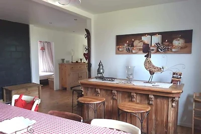 Chalet in Raon-l'Étape am See