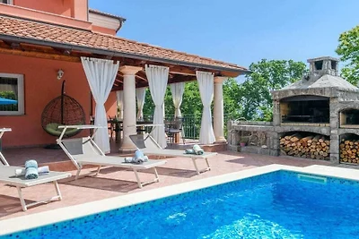 Villa a Opatija con piscina