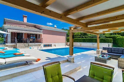 Villa in Kanfanar mit Schwimmbecken