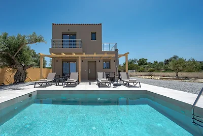 Villa in Viran Episkopi mit Privatpool