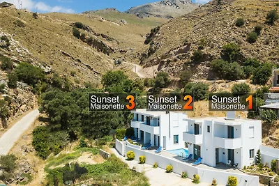 Villa in Mariou mit Pool und Meerblick