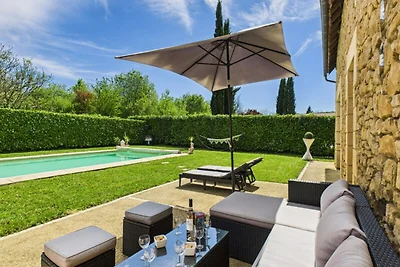 Huis in Saint-Julien met verwarmd zwembad