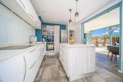 Villa in Gros Raisin in der Nähe eines atembe...