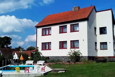 Geräumige Villa in Skrýchov bei Malšic mit...