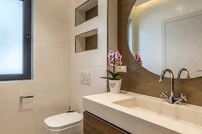 Three Bedroom Villa with Pool